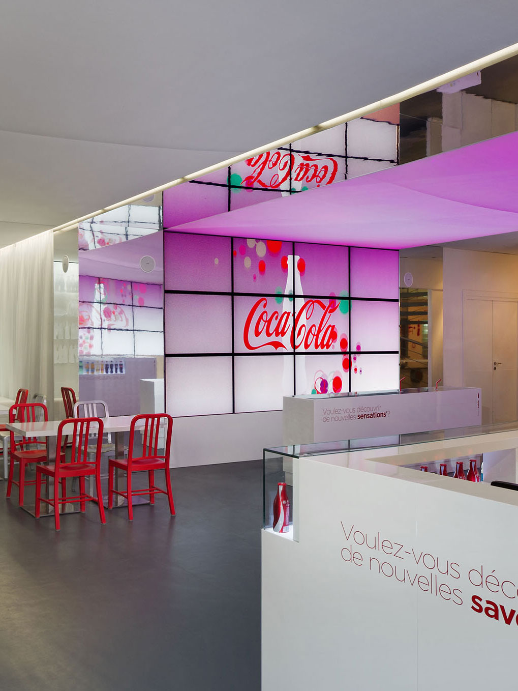Als Innenausbauer in Paris verantwortlich für den Showroom von Coca Cola