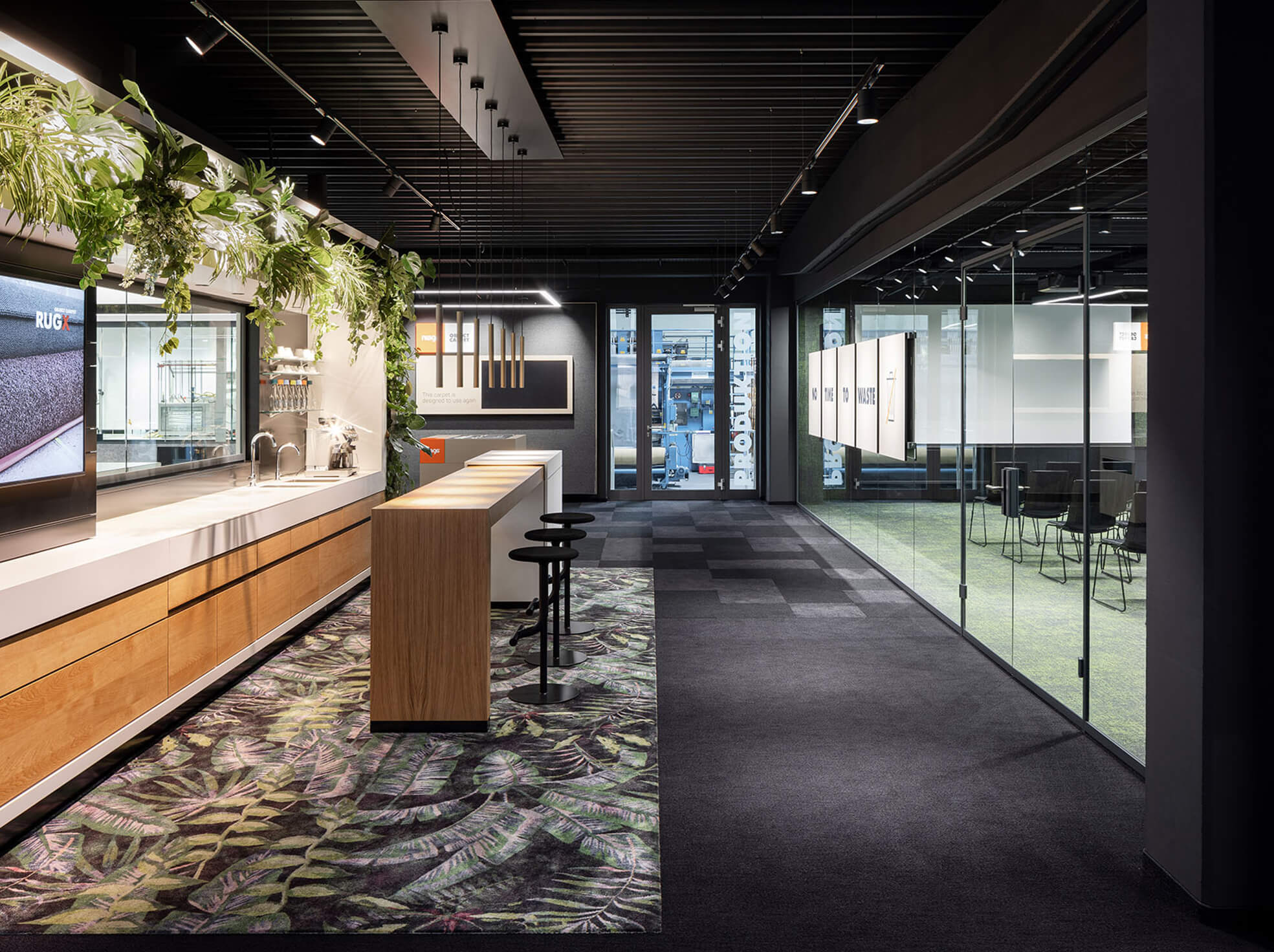 Generalunternehmer Display International realisiert Innenausbau eines Showrooms für die Firma Object Carpet.