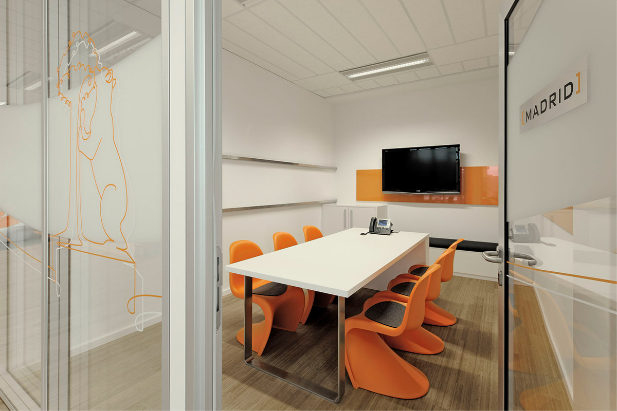 Innenarchitektur für den Innenausbau von Display International – DI X Concepts Bürausbau für IWE Deutschland