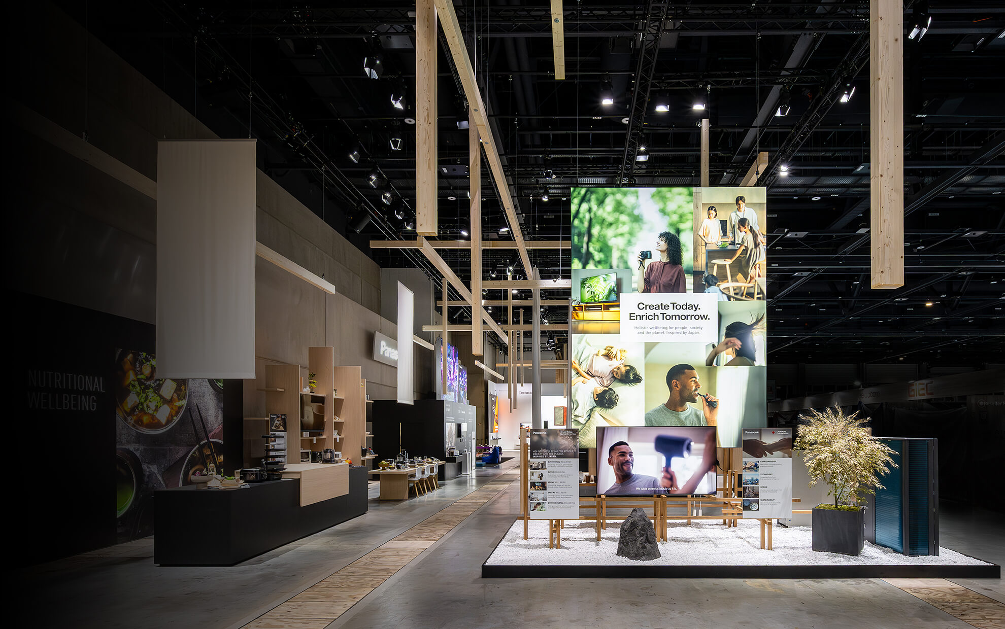 High-end exhibition construction and design by Display International – modern architecture and exceptional brand presentation.