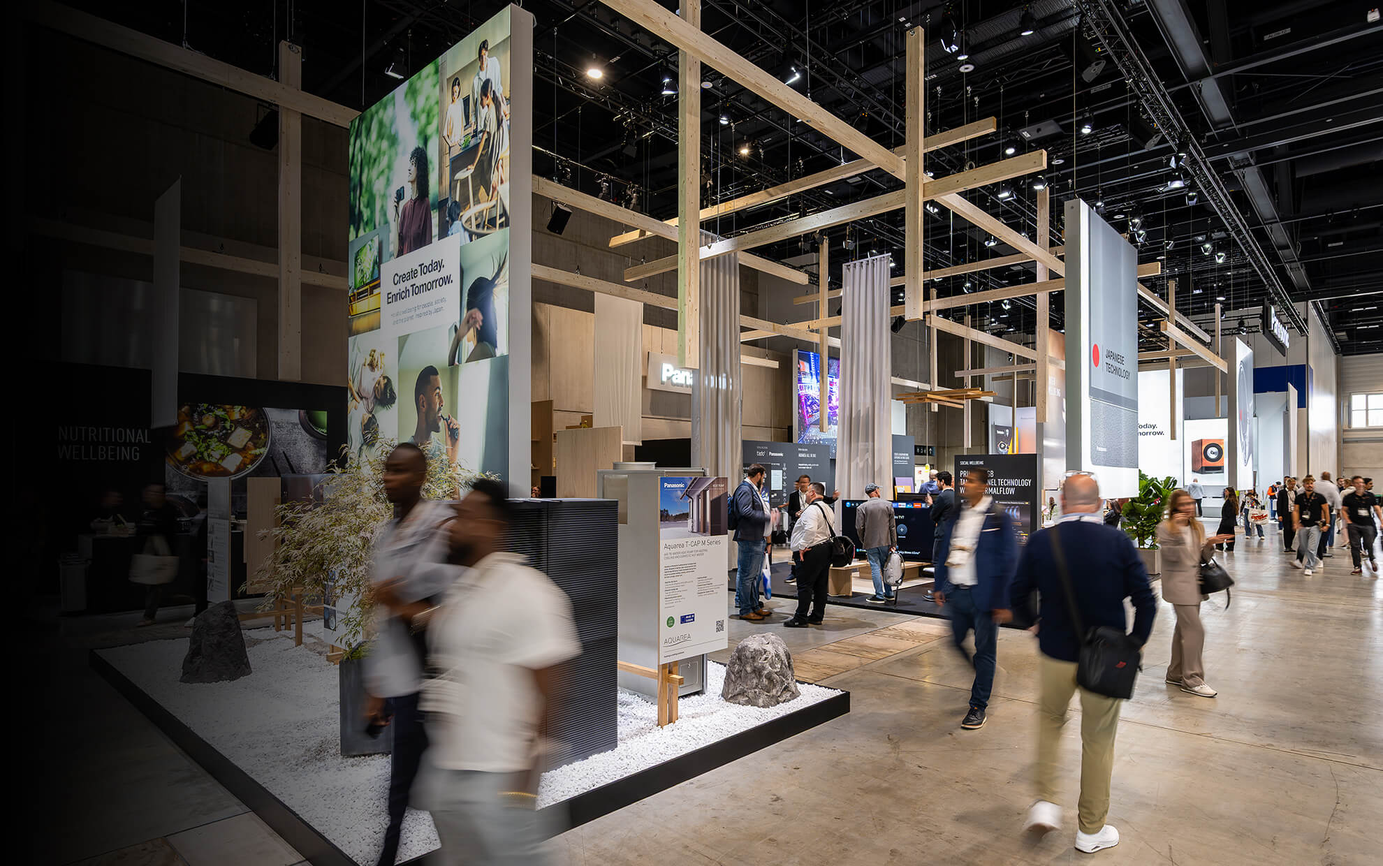 Custom exhibition construction and design focused on brand identity, functionality and exclusive presentation.