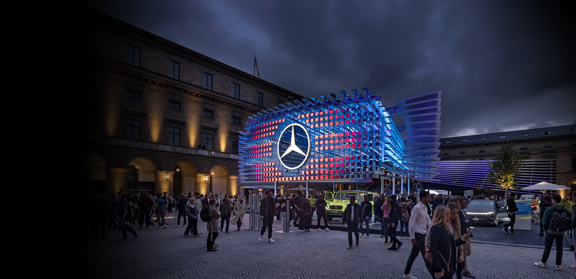 Ein Meisterwerk im Messebau: Der von Display International umgesetzte Mercedes-Benz Auftritt auf der IAA MOBILITY 2025 vereinte Design, Technik und Markenemotion auf höchstem Niveau.