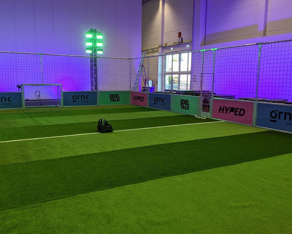 Video game sessions, sport tournaments such as indoor soccer, basketball and bike parcour realised by Display International.