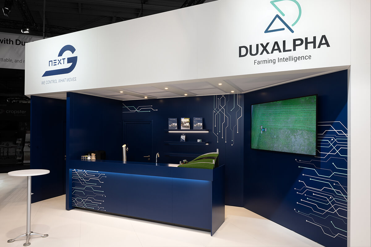 Strong brand staging at Agritechnica – exhibition construction as a strategic brand experience tool.