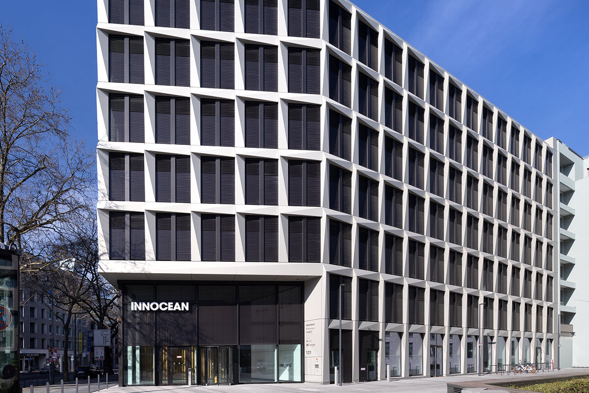 General contractor for office extension for Innocean in Frankfurt over four floors