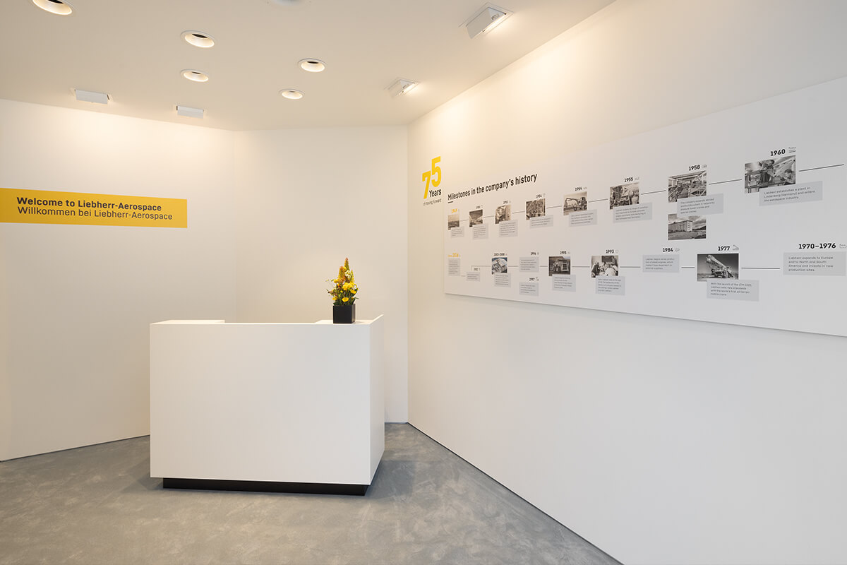 Modernes Messedesign in Berlin: Display International realisiert Messestand von Liebherr auf der ILA.