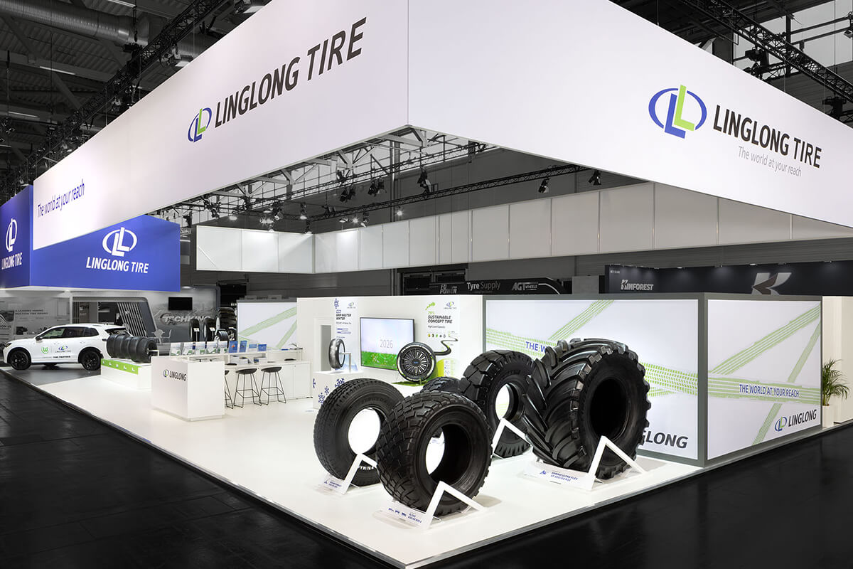 Ein Messestand mit optimaler Produktpräsentation für Automotive auf der The Tire Cologne in Köln.