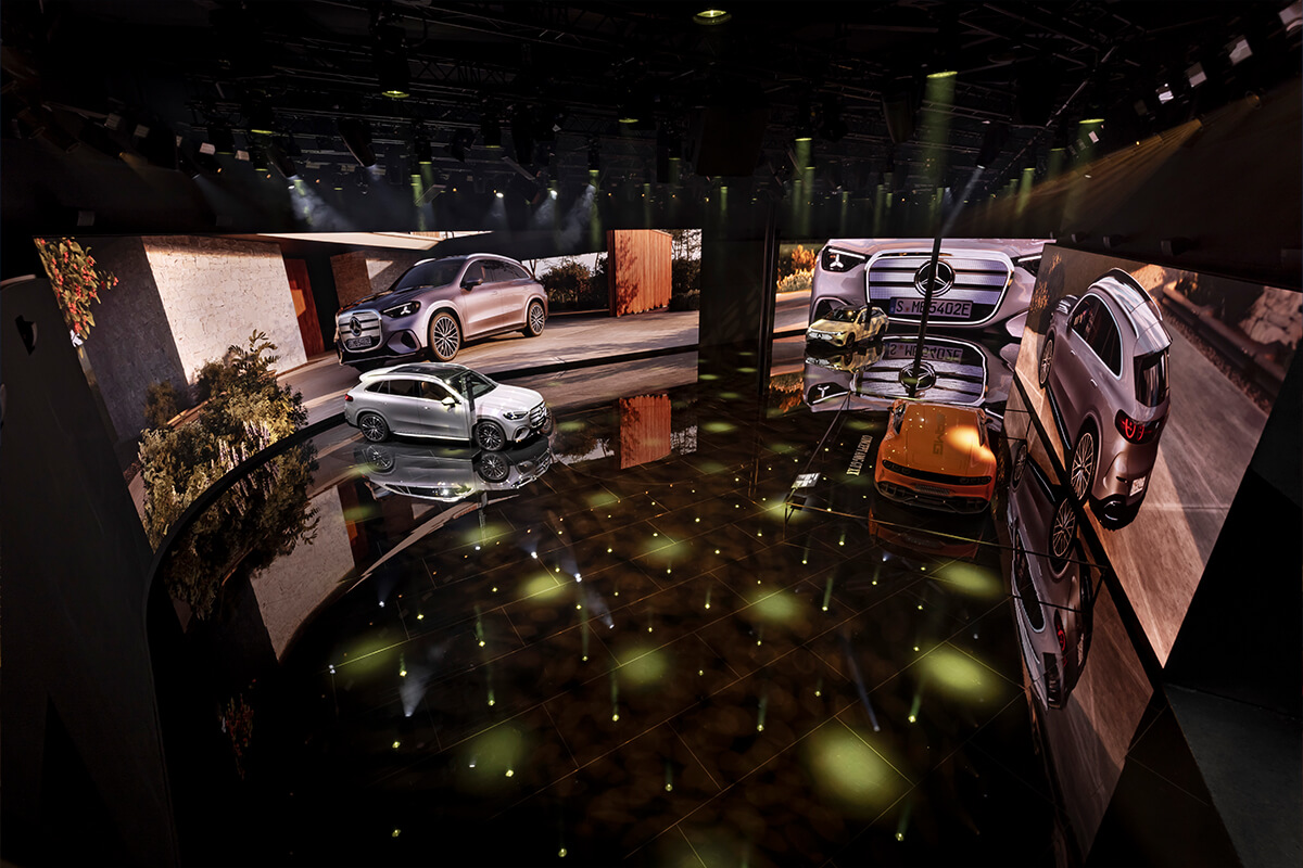 Von Konzept bis Umsetzung: Display International realisierte für Mercedes-Benz einen komplexen Outdoor-Messebau mit höchster Präzision und Qualität.