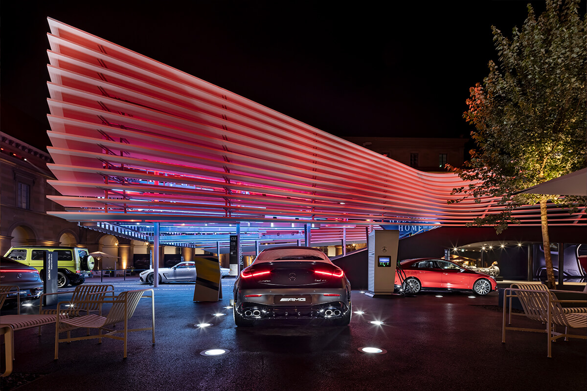 Messebau in neuer Dimension: Für Mercedes-Benz realisierte Display International auf der IAA Mobility einen technisch anspruchsvollen Outdoor-Auftritt.