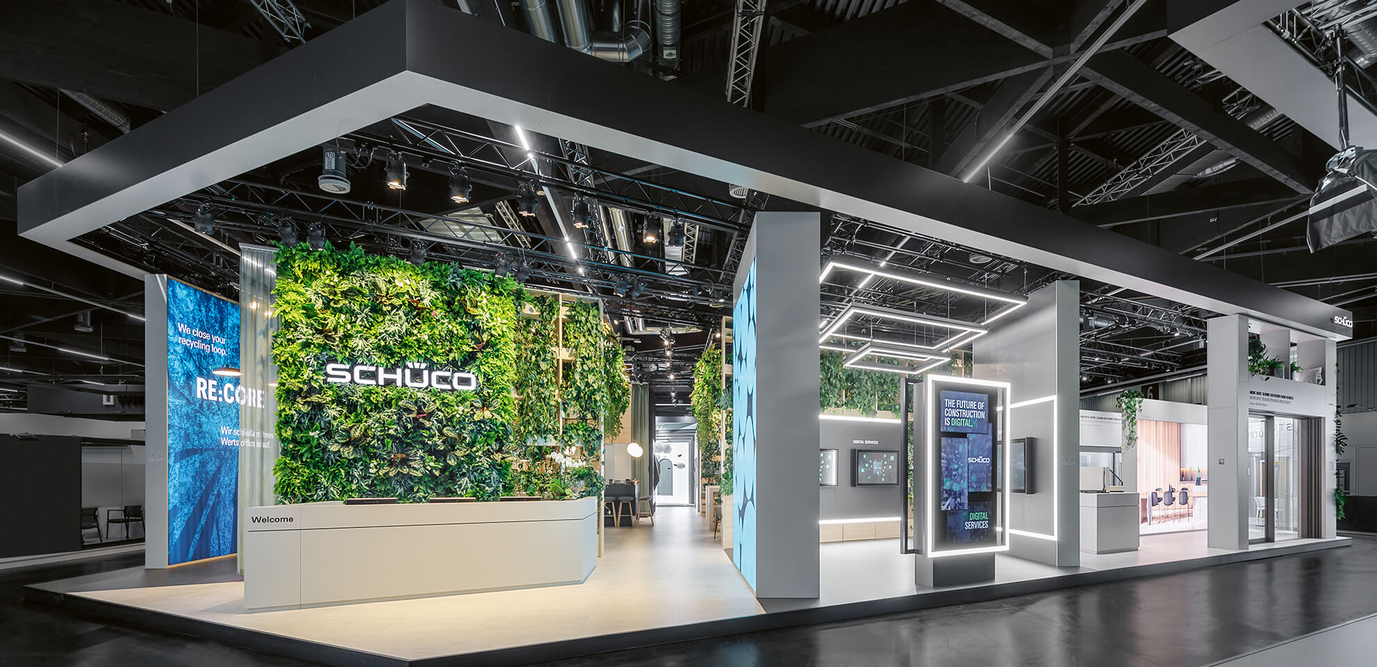 Ein beeindruckender Messestand von Schüco auf der Messe Fensterbau Frontale in Nürnberg.