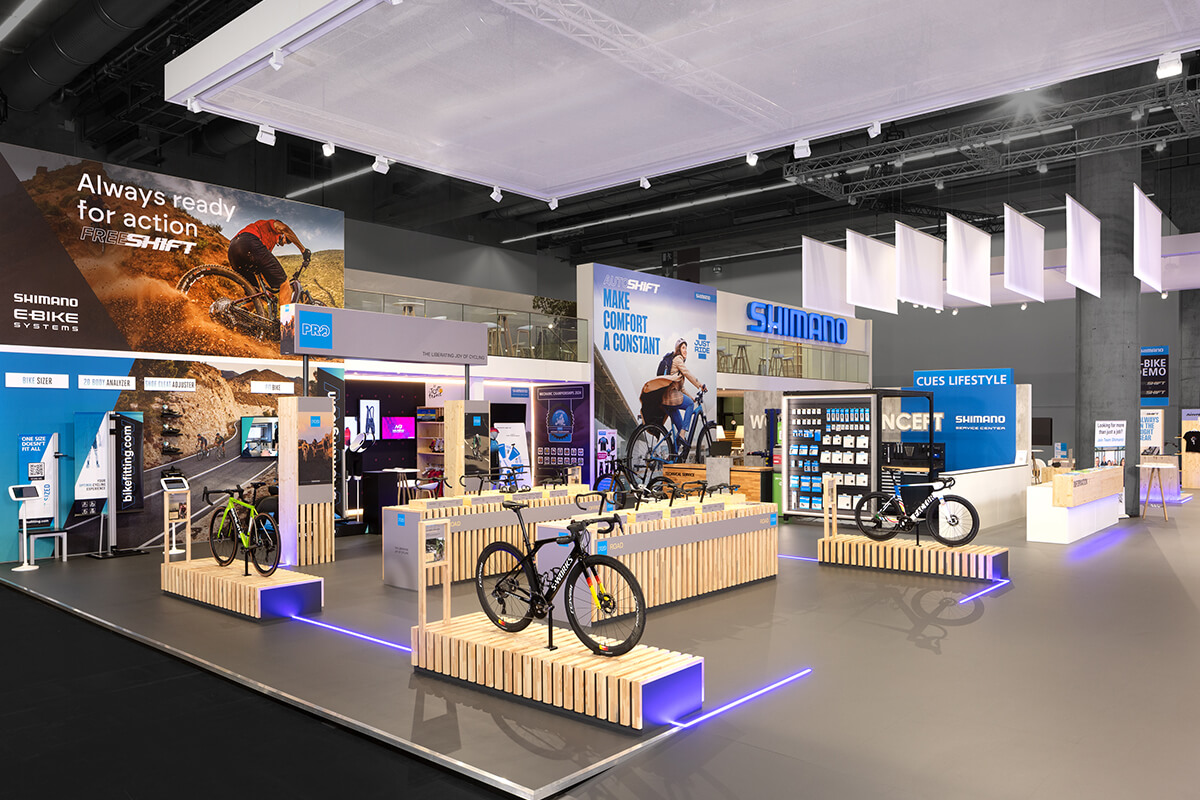 Modernes Messedesign in Frankfurt: Shimano begeistert mit einem tollen Messestand die Besucher der Eurobike in Frankfurt.