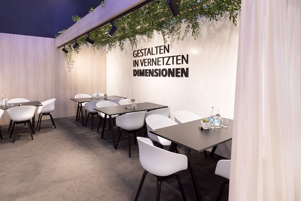 Detail des SPITZKE SE Messeauftritts auf der InnoTrans 2026 mit hochwertiger Gestaltung und konsequenter Markenintegration.
