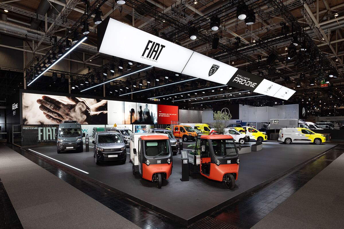 Citroën, FIAT Professional, Opel und Peugeot vereint im gemeinsamen Messeauftritt von Stellantis Pro One in Hannover.